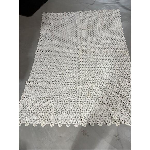 Vintage Hand Crochet Lace Tablecloth Ecru 72”x48” Scalloped Edge - Picture 6 of 6